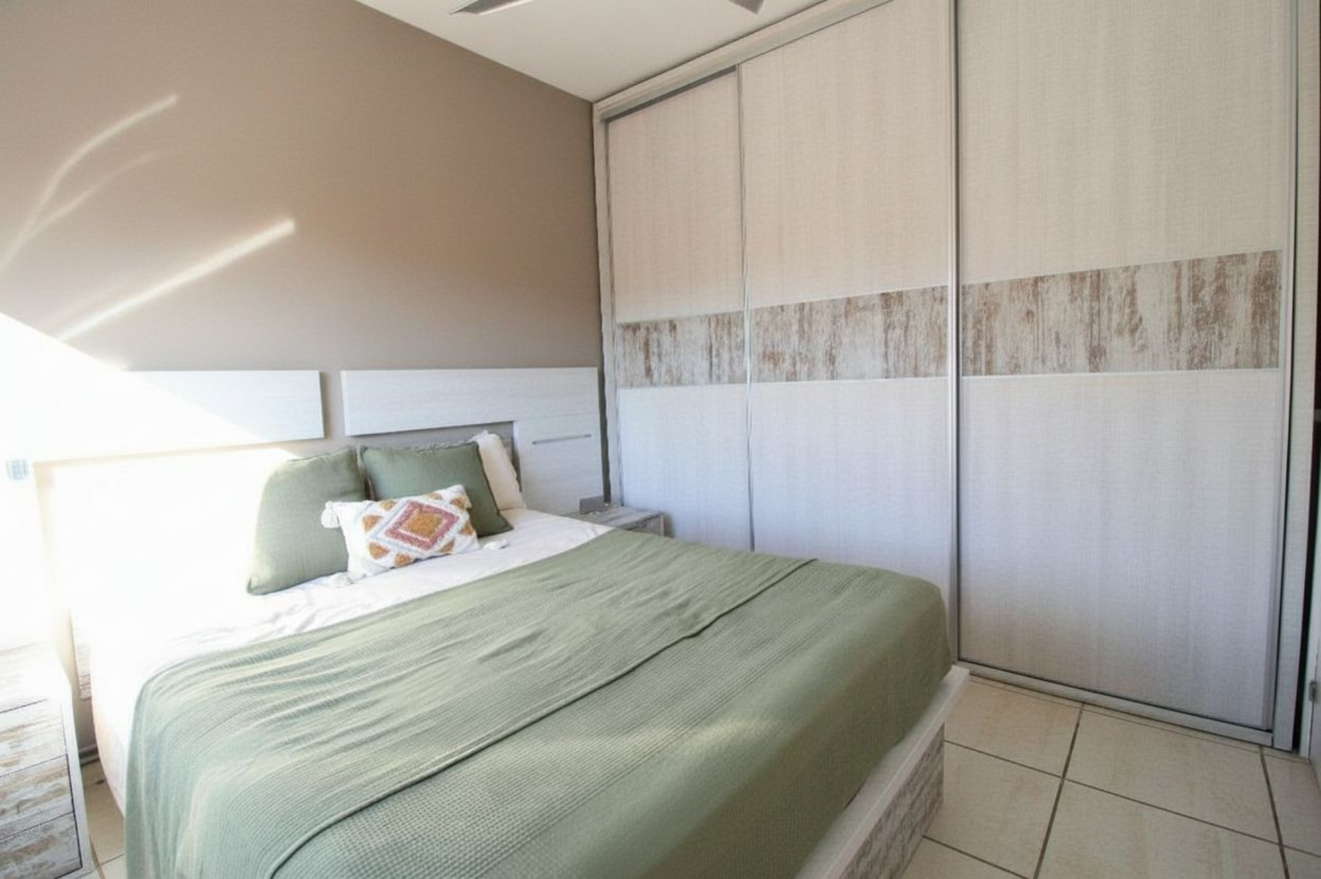 nouroom-321EMBELLECIDA